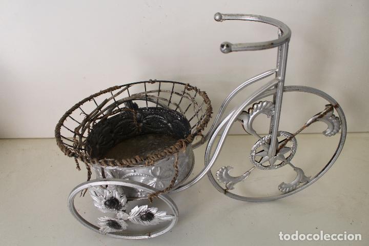 Antig&uuml;edades: Macetero triciclo de metal - Foto 7