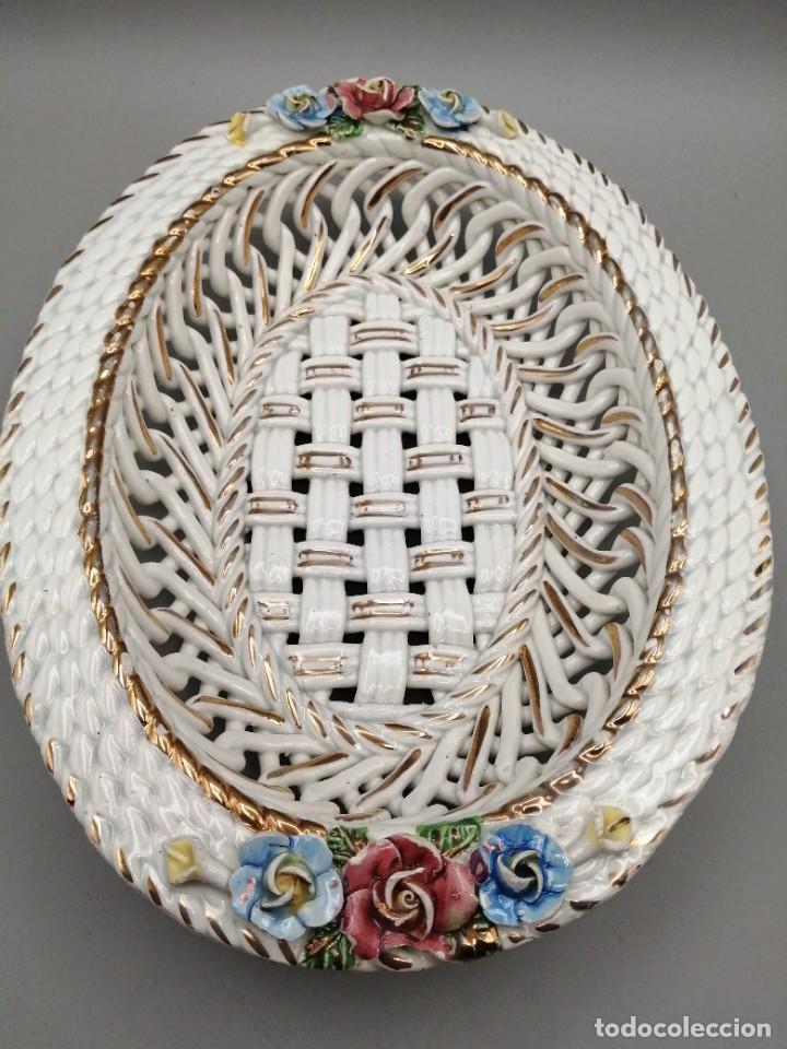 Antig&uuml;edades: Dos centros mesa porcelana de Manises - Foto 3