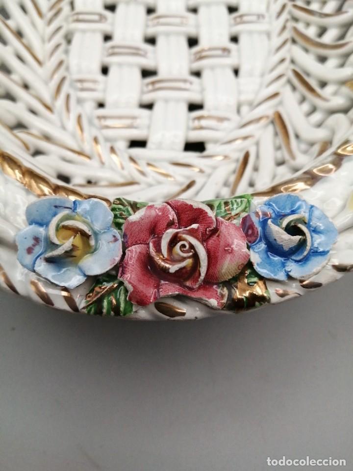 Antig&uuml;edades: Dos centros mesa porcelana de Manises - Foto 5