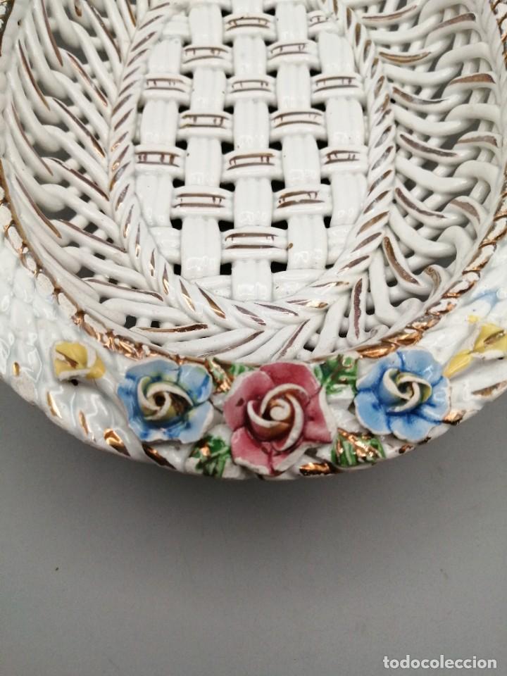 Antig&uuml;edades: Dos centros mesa porcelana de Manises - Foto 11