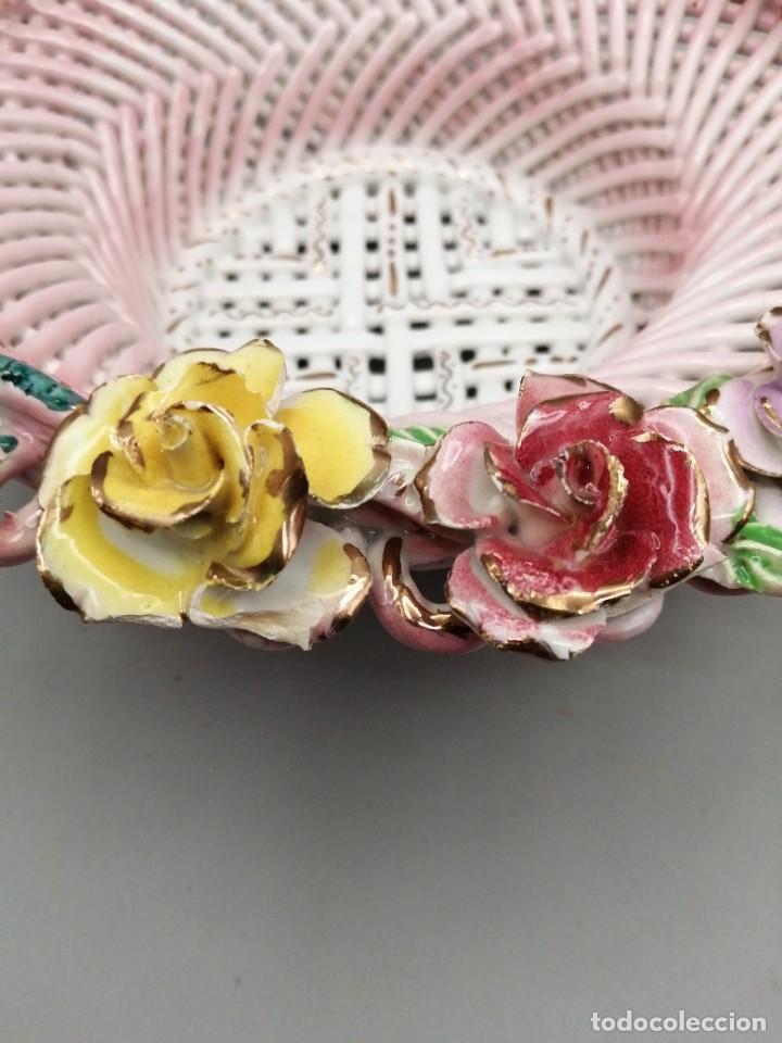 Antig&uuml;edades: Centro mesa porcelana de Manises - Foto 5