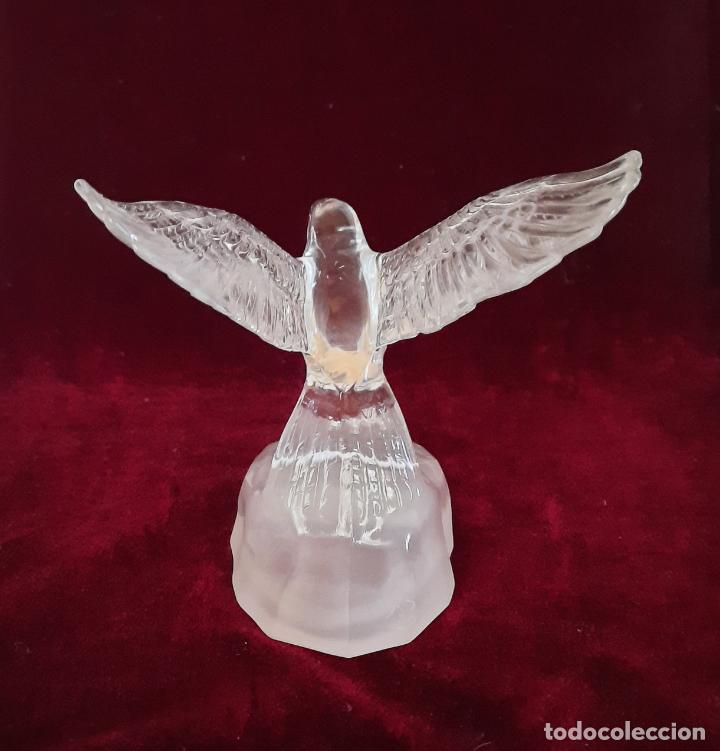Antig&uuml;edades: &Aacute;GUILA DE VIDRIO CRISTAL DARQUES. - Foto 4