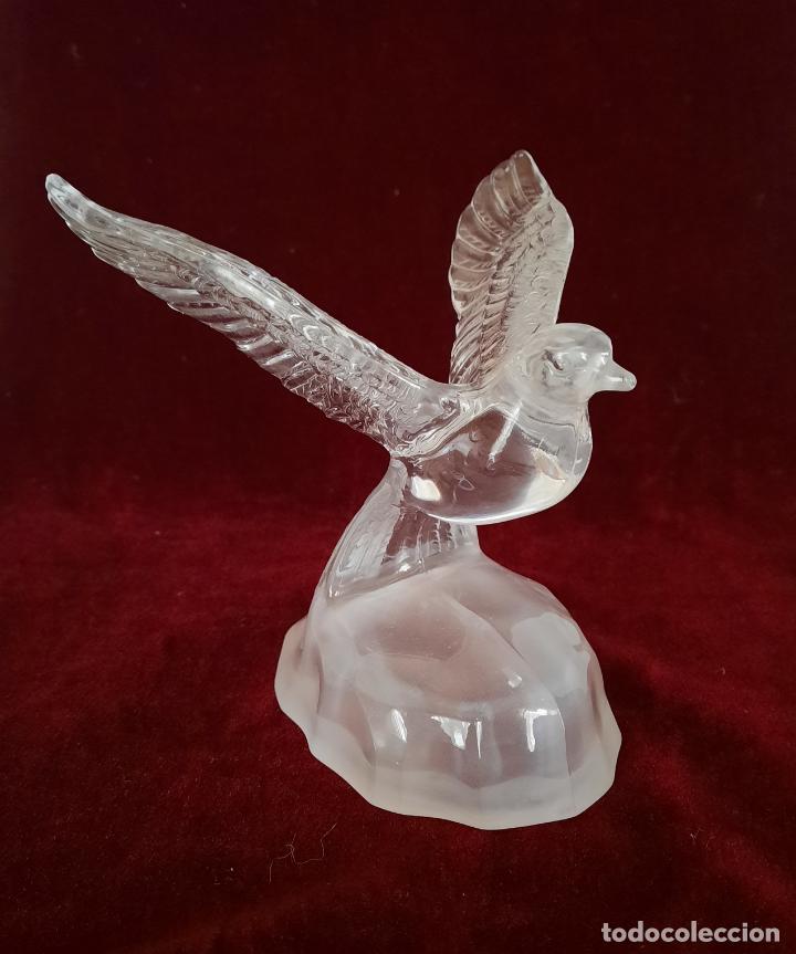 Antig&uuml;edades: &Aacute;GUILA DE VIDRIO CRISTAL DARQUES. - Foto 1