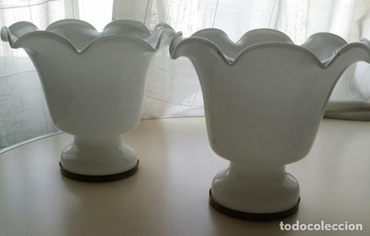 Antig&uuml;edades: TULIPAS DE OPALINA BLANCA - Foto 6