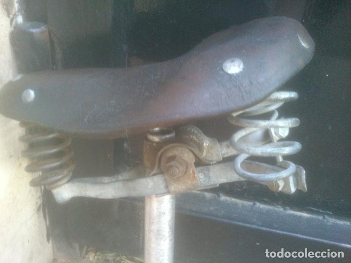 Antig&uuml;edades: ANTIGUO SILLIN DE CUERO DE BICICLETA GES EIBAR - Foto 8