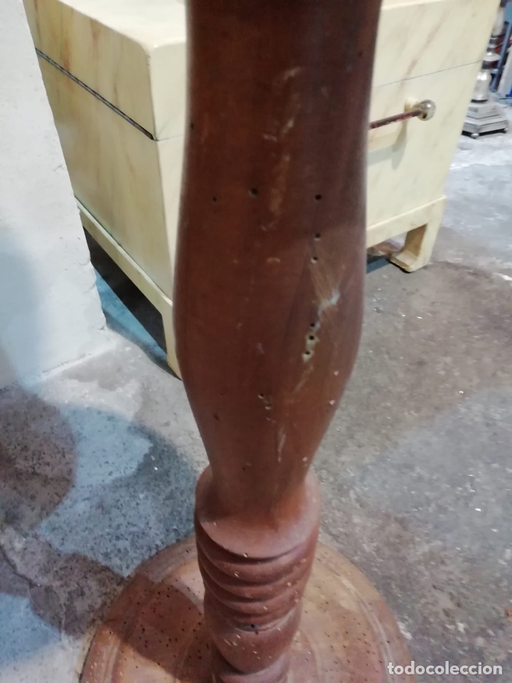 Antig&uuml;edades: Maniqu&iacute; de madera y de &eacute;poca. - Foto 4