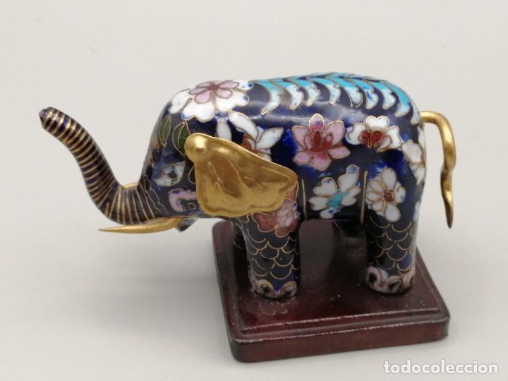 Antig&uuml;edades: Miniatura. Elefante bronce cloisonne - Foto 2