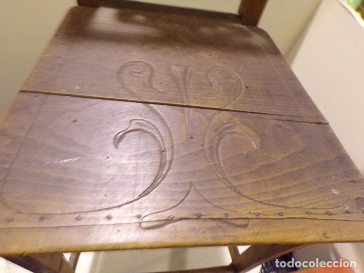 Antigüedades: bonita y decorativa silla para piano o musica con talla de madera - Foto 5 - 262698875
