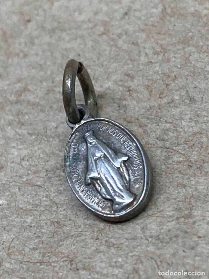 Antig&uuml;edades: Colgante de plata religioso - Foto 1