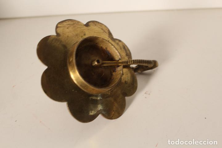 Antig&uuml;edades: palmatoria de bronce - Foto 4