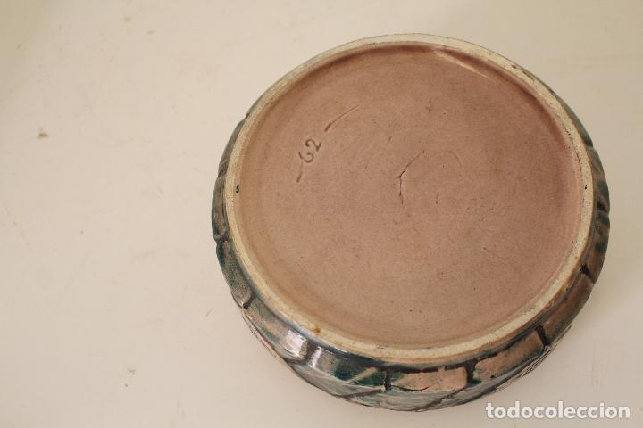 Antig&uuml;edades: escupidera manises - Foto 4