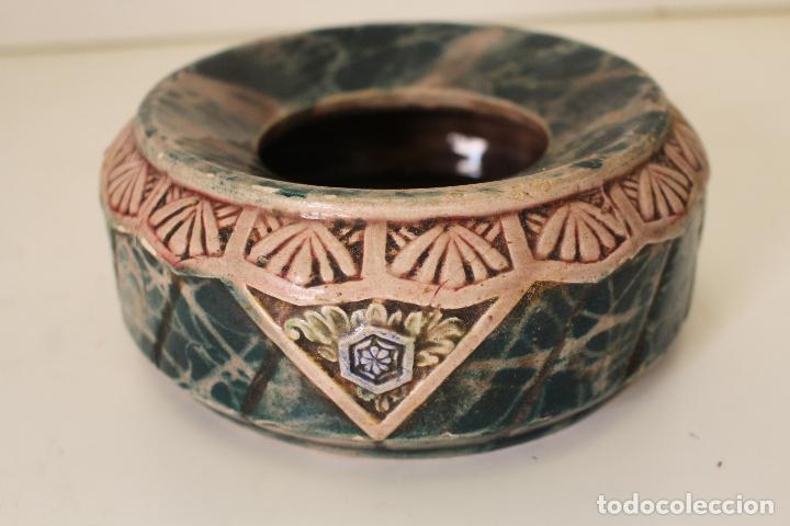 Antig&uuml;edades: escupidera manises - Foto 1