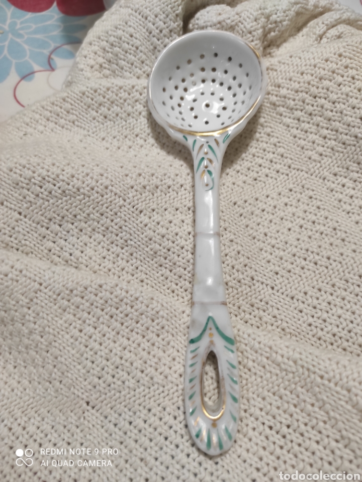 Antig&uuml;edades: Cuchara de porcelana. - Foto 2