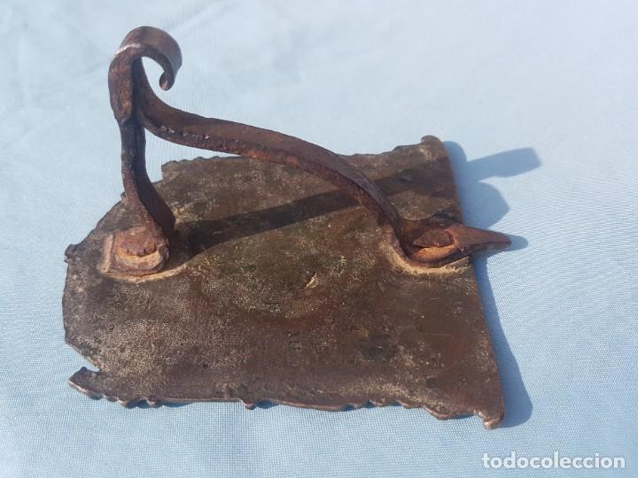 Antig&uuml;edades: Muy antiguo porta paz de bronce - Foto 2