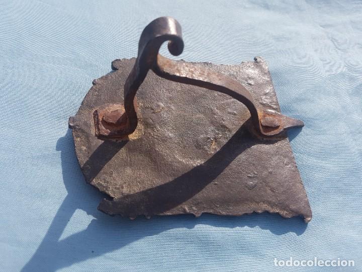Antig&uuml;edades: Muy antiguo porta paz de bronce - Foto 3