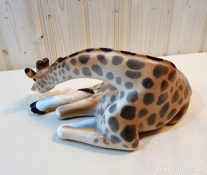 Antig&uuml;edades: FIGURA DE PORCELA - Foto 2