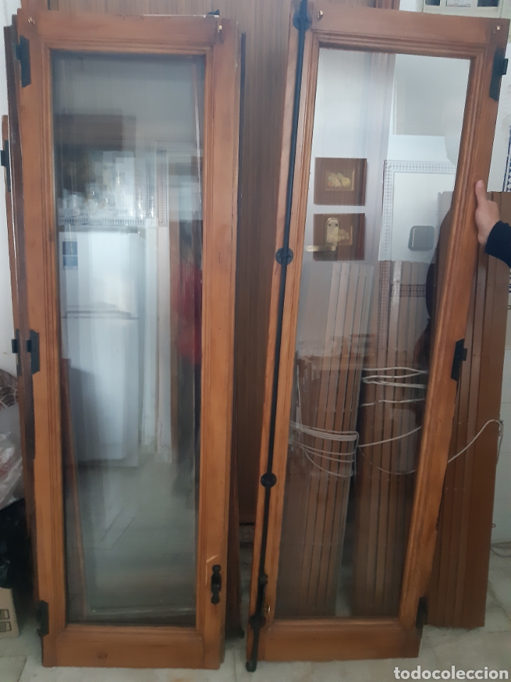 Antig&uuml;edades: Pareja de hojas de ventana madera - Foto 1