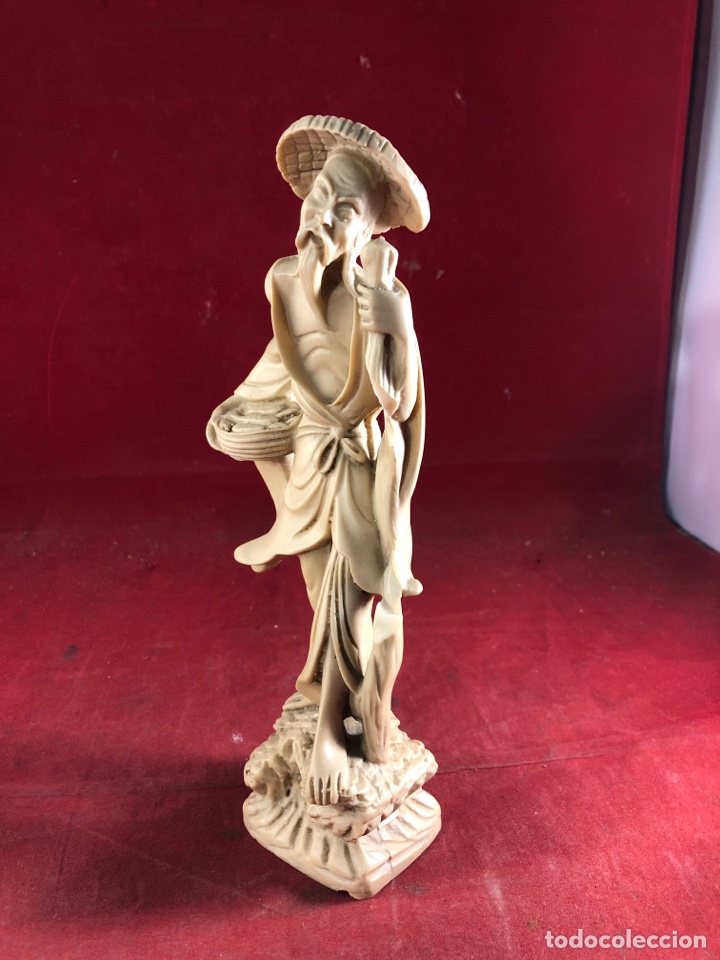 Antig&uuml;edades: Figura de resina oriental - Foto 2