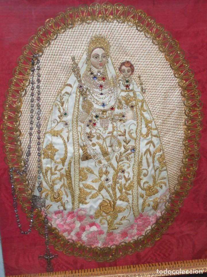 Antig&uuml;edades: A10. Bordado Virgen - Foto 1