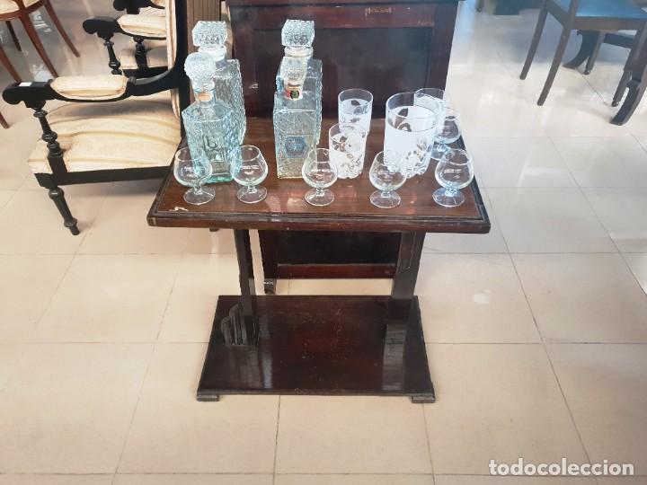 Antig&uuml;edades: Mesa Auxiliar Modernista - Foto 1