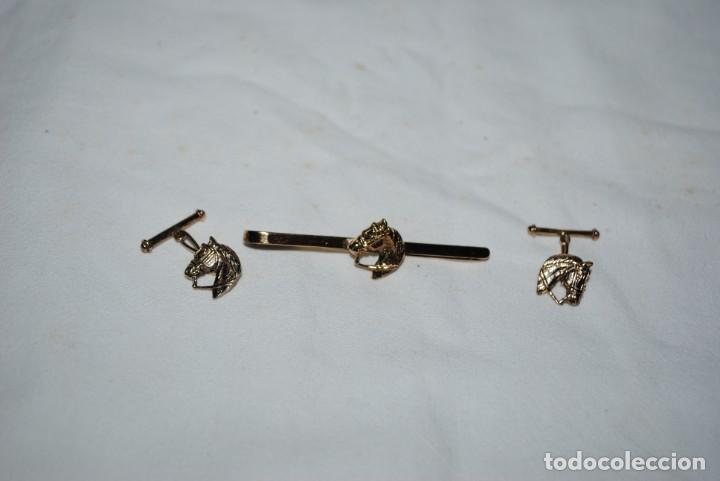 Antig&uuml;edades: CONJUNTO DE PISACORBATAS Y GEMELOS - Foto 1