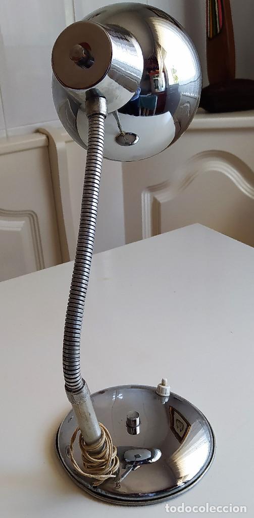 Antig&uuml;edades: FLEXO VINTAGE DE ACERO INOXIDABLE - Foto 1