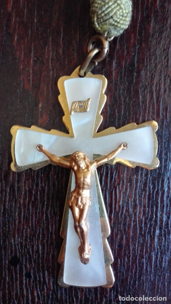 Antig&uuml;edades: Crucifijo con cord&oacute;n de hilo de oro de primera comuni&oacute;n - Foto 2
