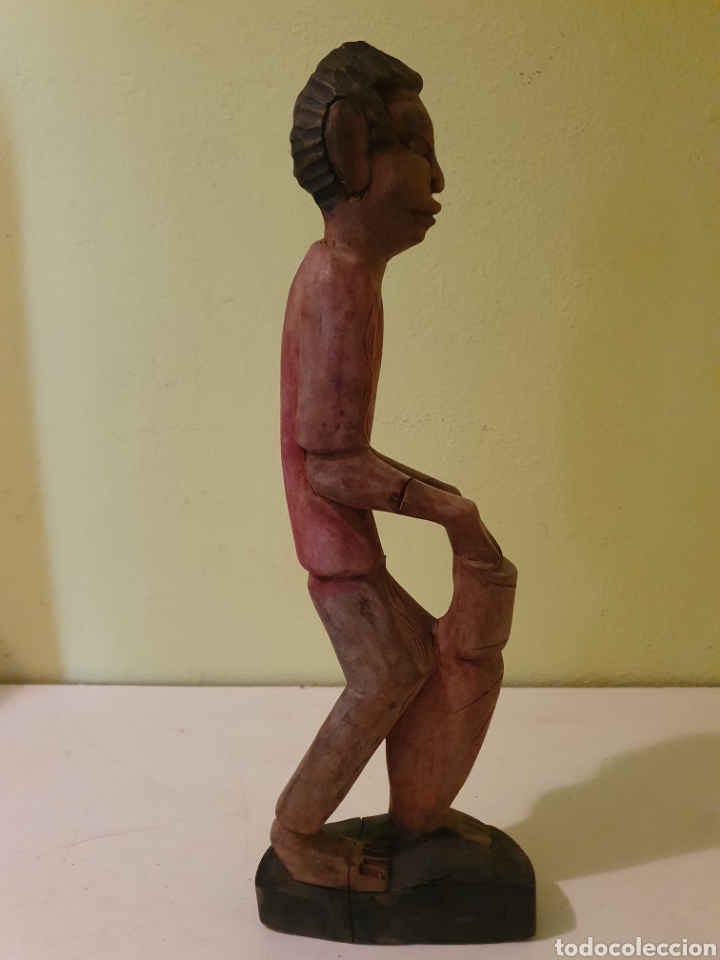 Antig&uuml;edades: FIGURA REALIZADA EN MADERA - Foto 2