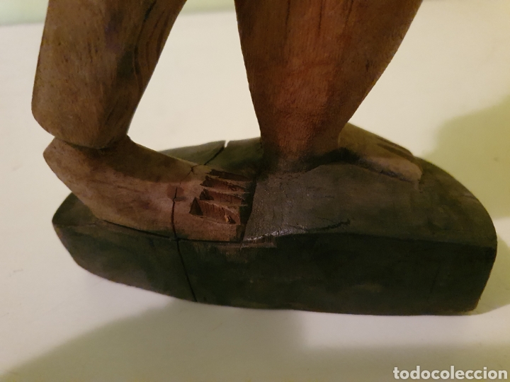 Antig&uuml;edades: FIGURA REALIZADA EN MADERA - Foto 6