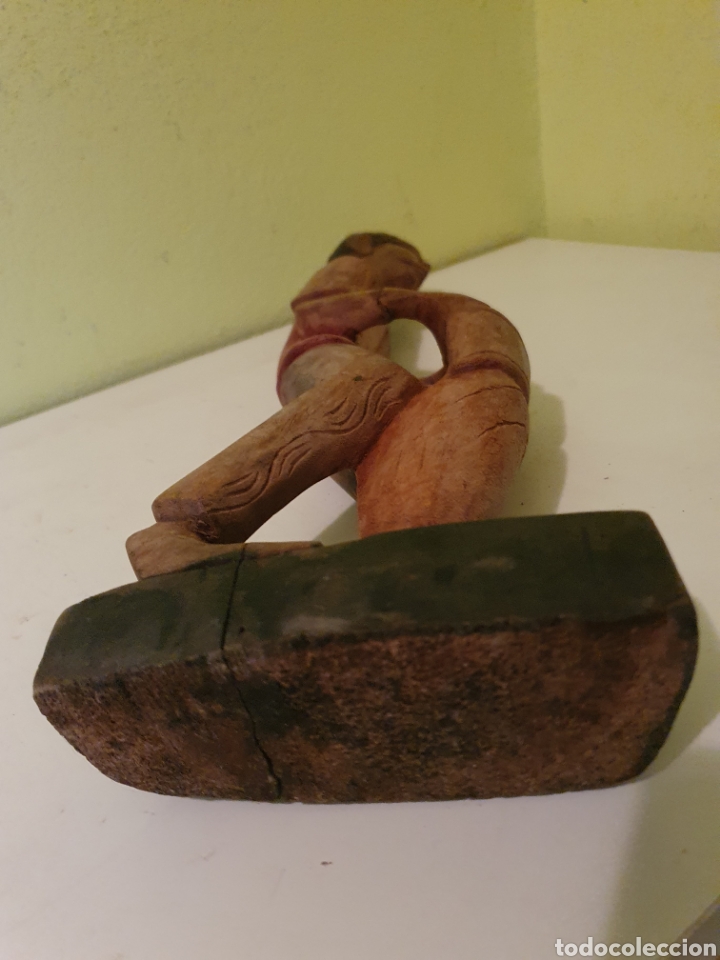 Antig&uuml;edades: FIGURA REALIZADA EN MADERA - Foto 7