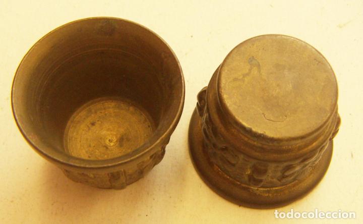 Antig&uuml;edades: 2 morteros o almirez de bronce, peque&ntilde;os. - Foto 2