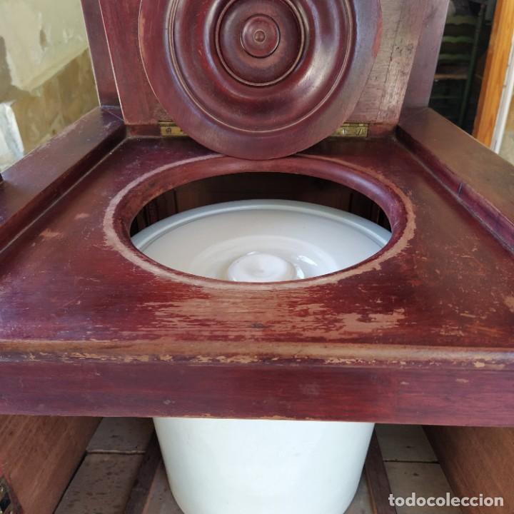 Antigüedades: Antiguo asiento sillón letrina,lavabo,inodoro con recipiente orinal de cerámica-porcelana. - Foto 2 - 264061635