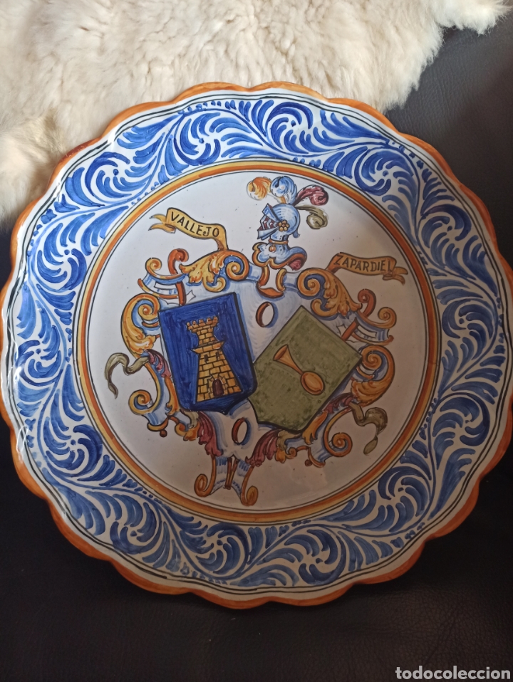 Antig&uuml;edades: gran plato de Talavera Timoneda - Foto 2