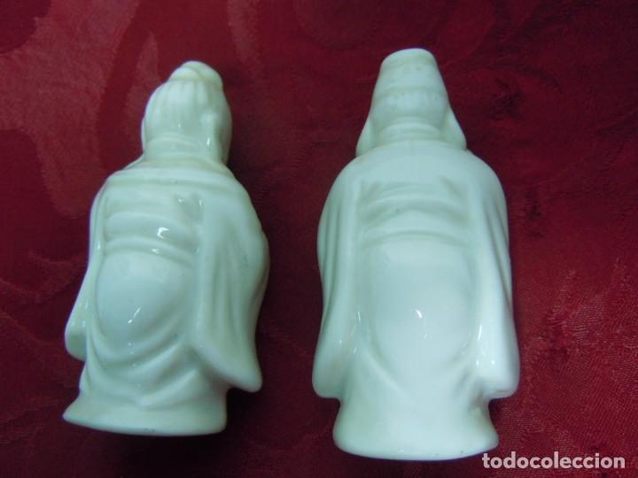 Antig&uuml;edades: 2 DIOSES CHINOS DE PORCELANA - Foto 4