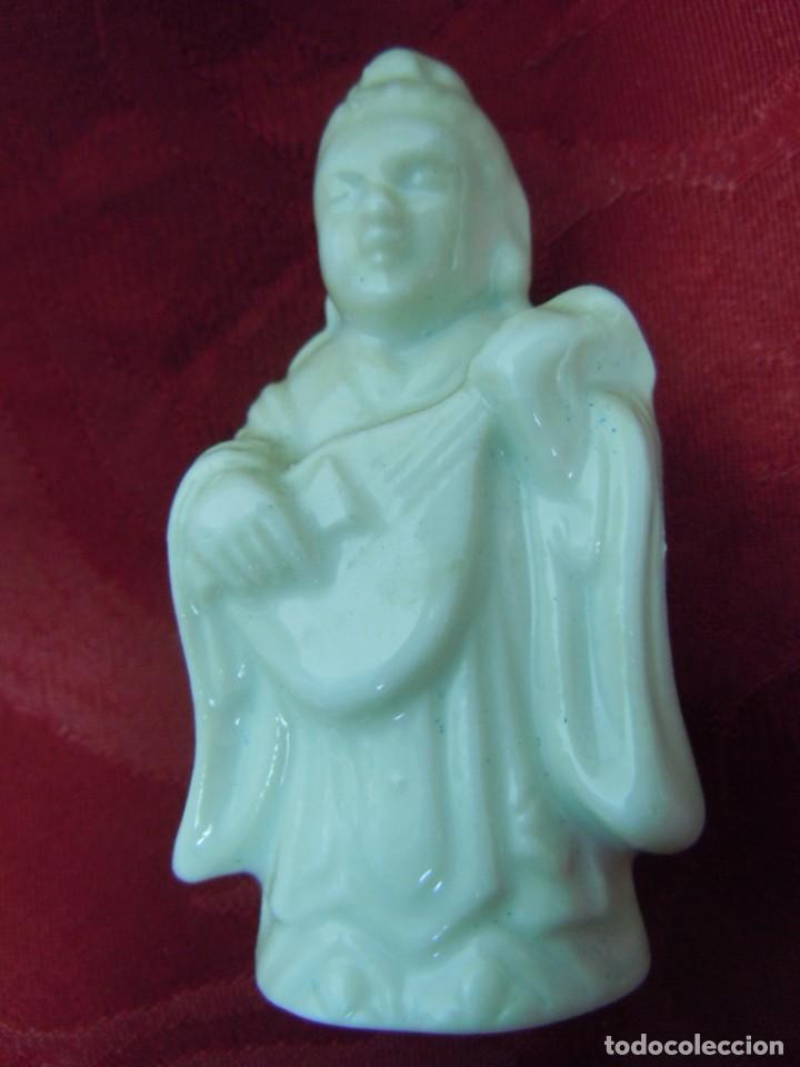 Antig&uuml;edades: 2 DIOSES CHINOS DE PORCELANA - Foto 5