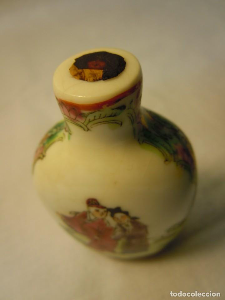 Antig&uuml;edades: TABAQUERA CHINA DE RAPE DE PORCELANA - Foto 1