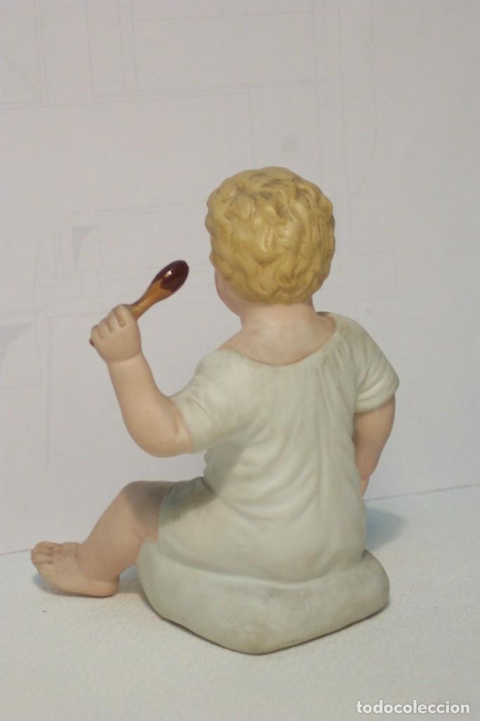 Antig&uuml;edades: NI&Ntilde;O CHOCOLATERO EN PORCELANA BISCUIT - Foto 2