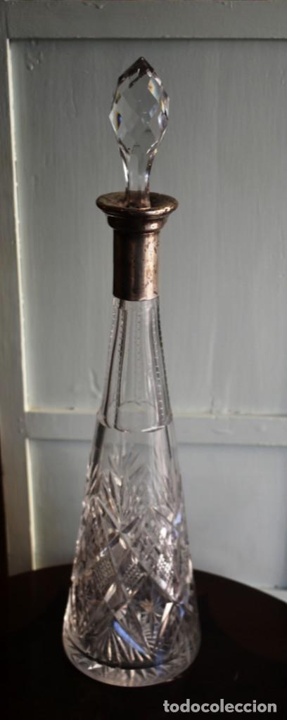 Antig&uuml;edades: MUY BONITA BOTELLA ANTIGUA DE CRISTAL TALLADO Y CUELLO DE PLATA