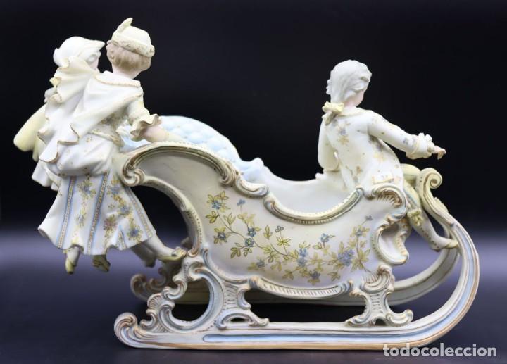 Antig&uuml;edades: Trineo de porcelana de biscuit - Foto 2