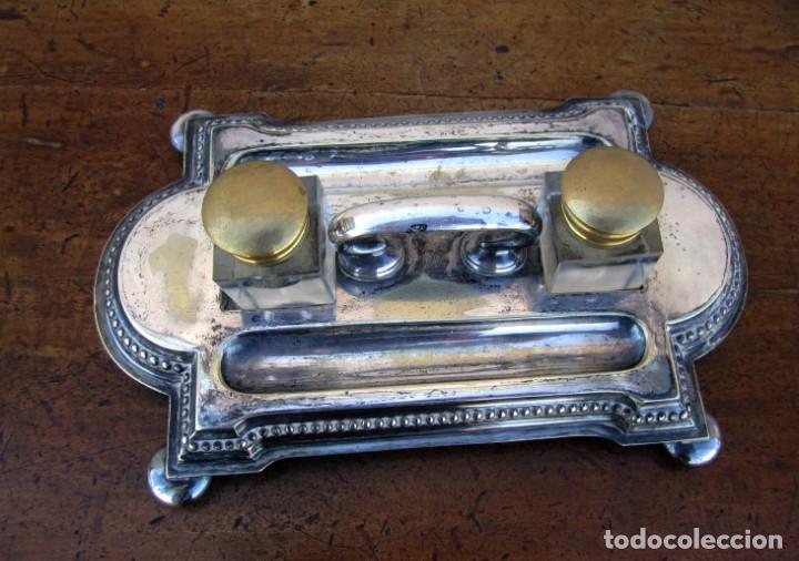 Antig&uuml;edades: Escribania de alpaca plateada, con 2 tinteros - Foto 3
