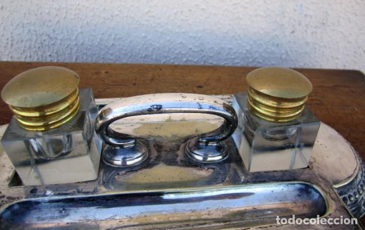 Antig&uuml;edades: Escribania de alpaca plateada, con 2 tinteros - Foto 5