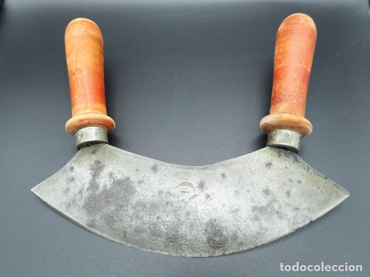 Antig&uuml;edades: CUCHILLA DE PICAR - MEDIA LUNA - TAJADERA - Foto 2