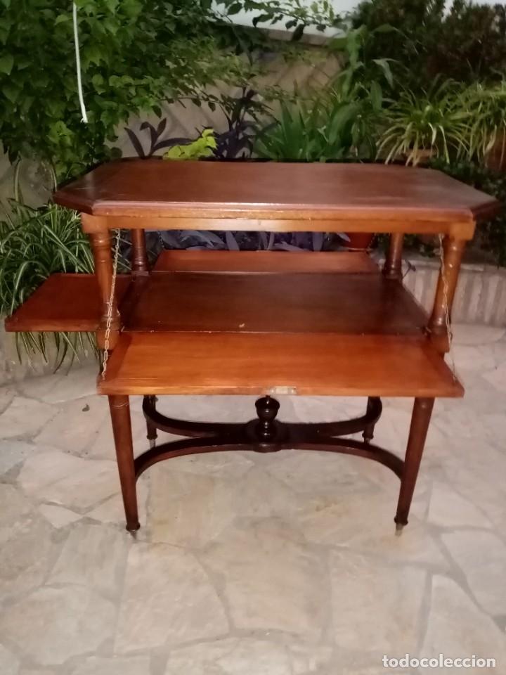 Antig&uuml;edades: MESA VELADOR CON ALAS - Foto 1