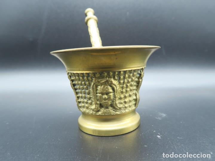 Antig&uuml;edades: ALMIDEZ DE BRONCE - LATON CON MANO 8X5.5 CM - Foto 1