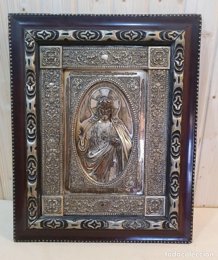 Antig&uuml;edades: -CUADRO SAGRADO CORAZON RELIEVE - Foto 1