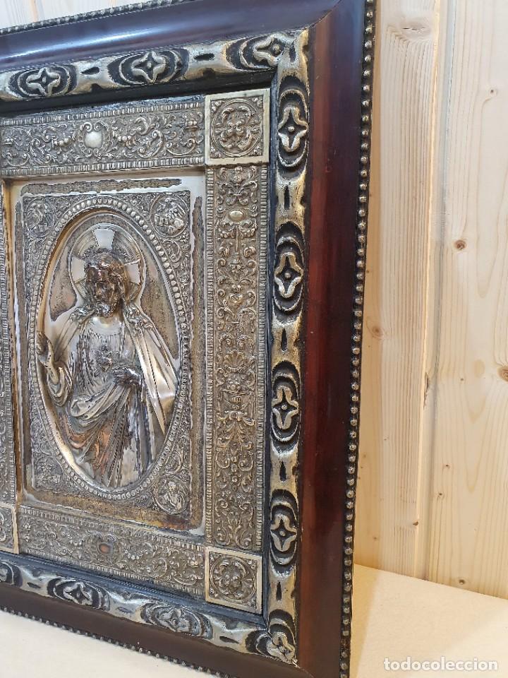 Antig&uuml;edades: -CUADRO SAGRADO CORAZON RELIEVE - Foto 3