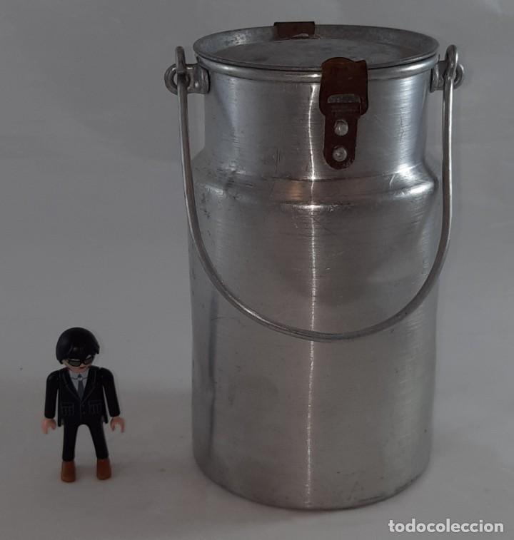 Antig&uuml;edades: LECHERA DE MANO DE ALUMINIO - Foto 1