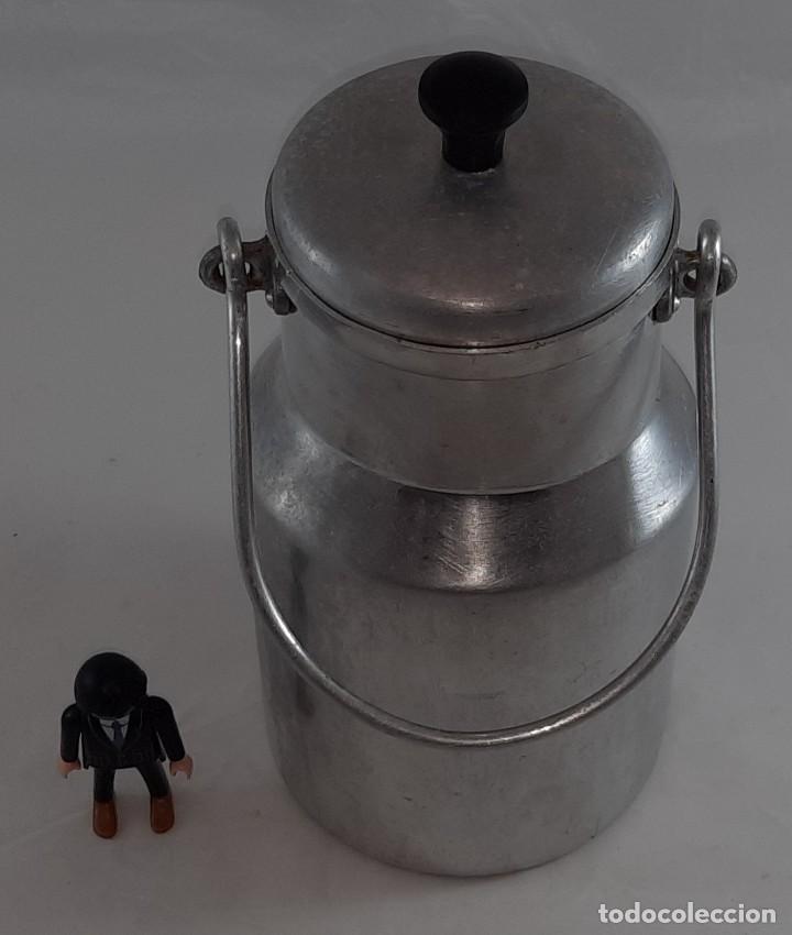 Antig&uuml;edades: LECHERA DE MANO DE ALUMINIO - Foto 2