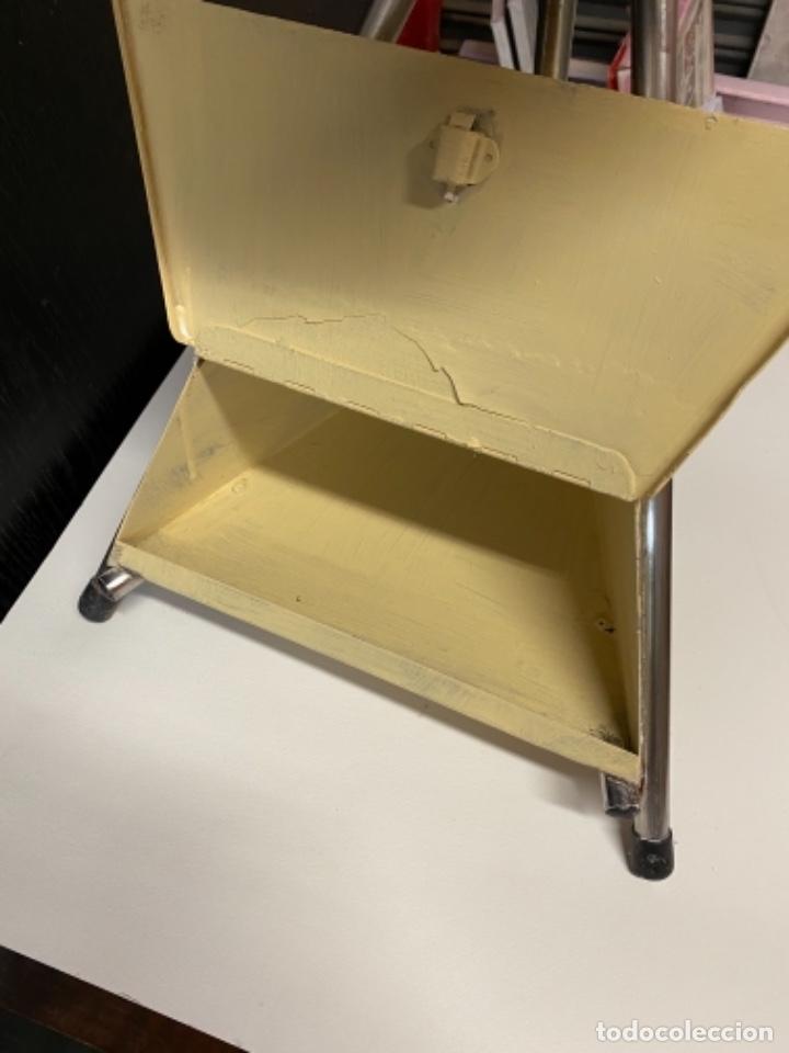 Antig&uuml;edades: Silla de limpiabotas , ideal, - Foto 3