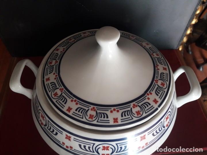 Antig&uuml;edades: Sopera porcelana - Foto 2